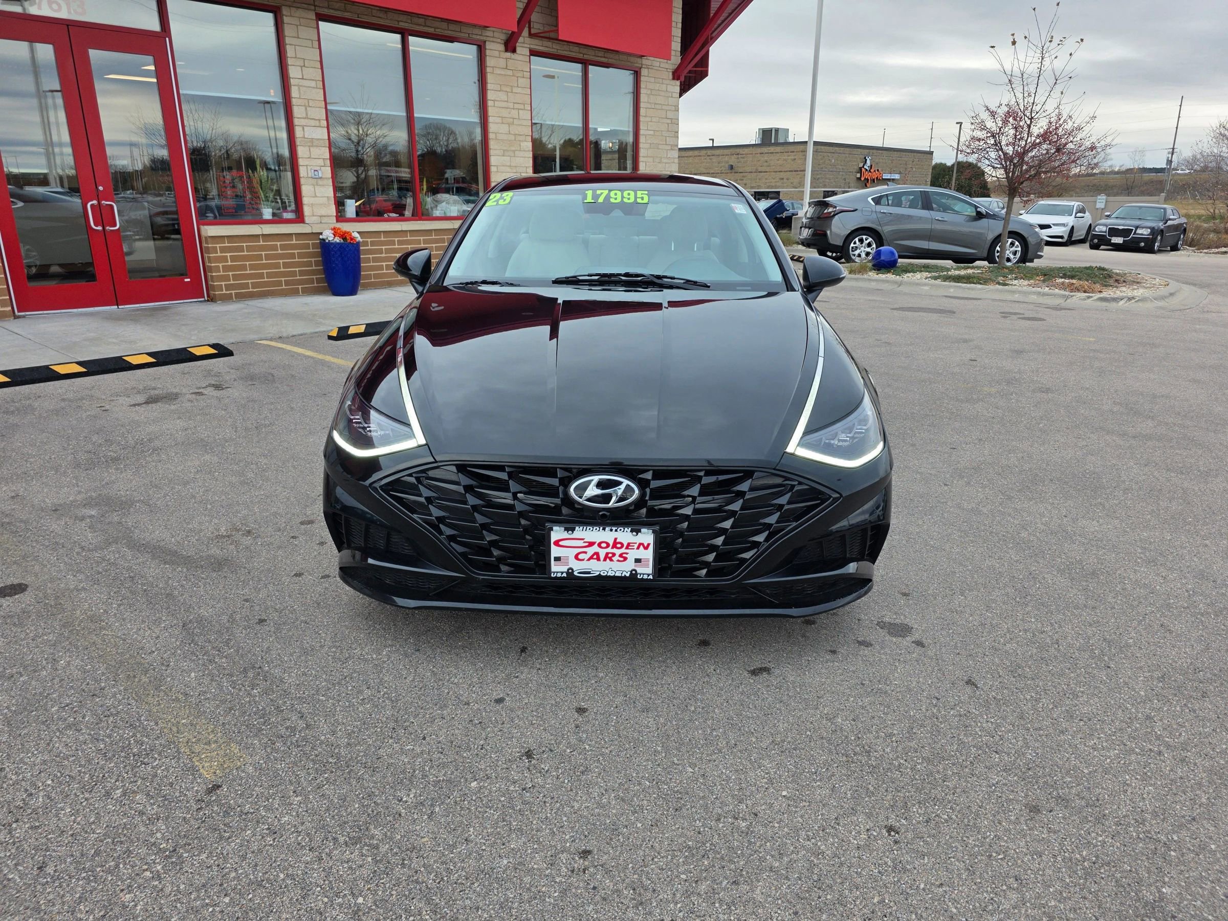 Used 2023 Hyundai Sonata SEL FWD image 2