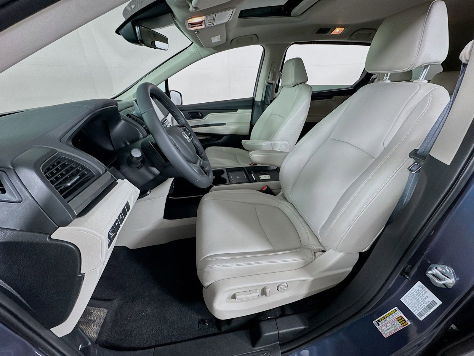 Certified 2026 Honda Odyssey EX-L image 12