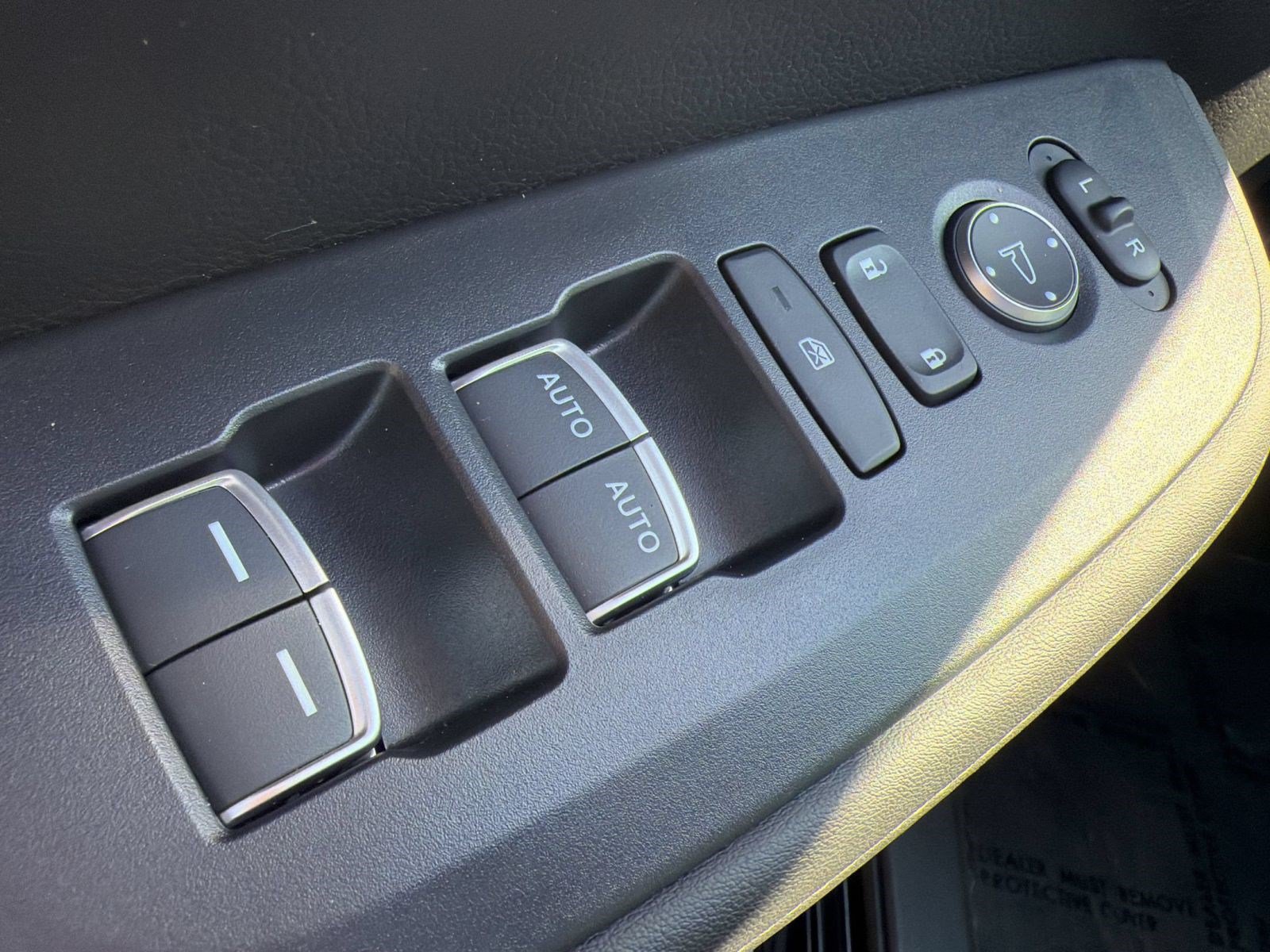 Used 2025 Honda HR-V EX-L image 20