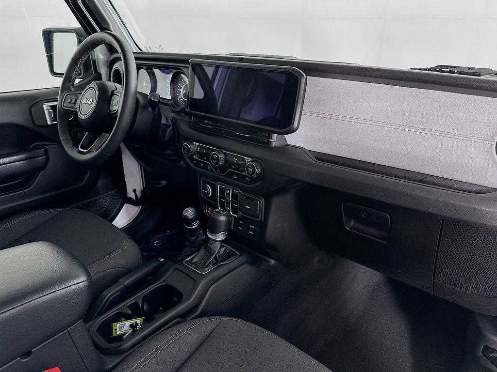 Certified 2025 Jeep Wrangler Willys image 36