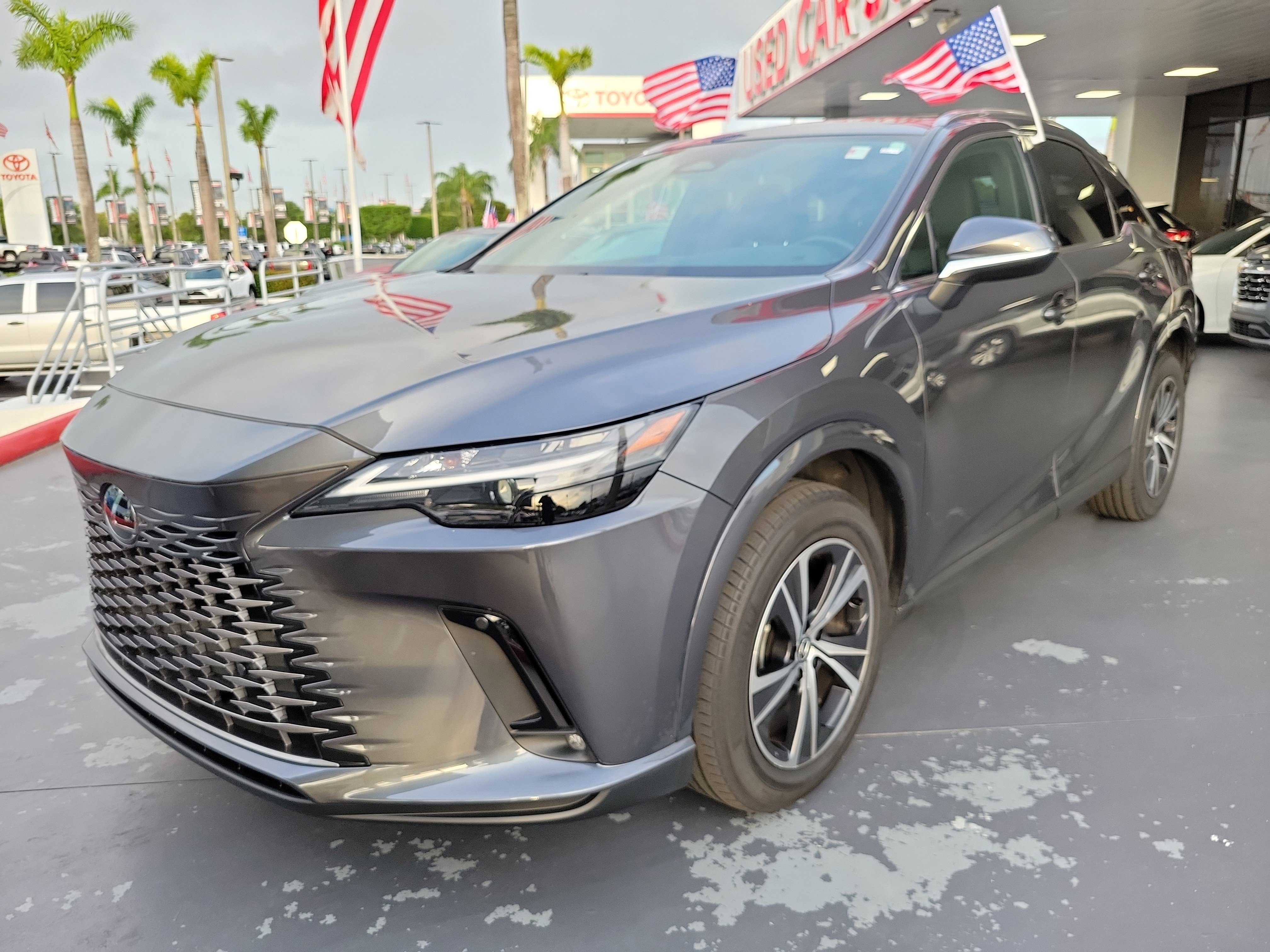 Used 2024 Lexus RX 350h w/ Accessory Package (Z1) image 5
