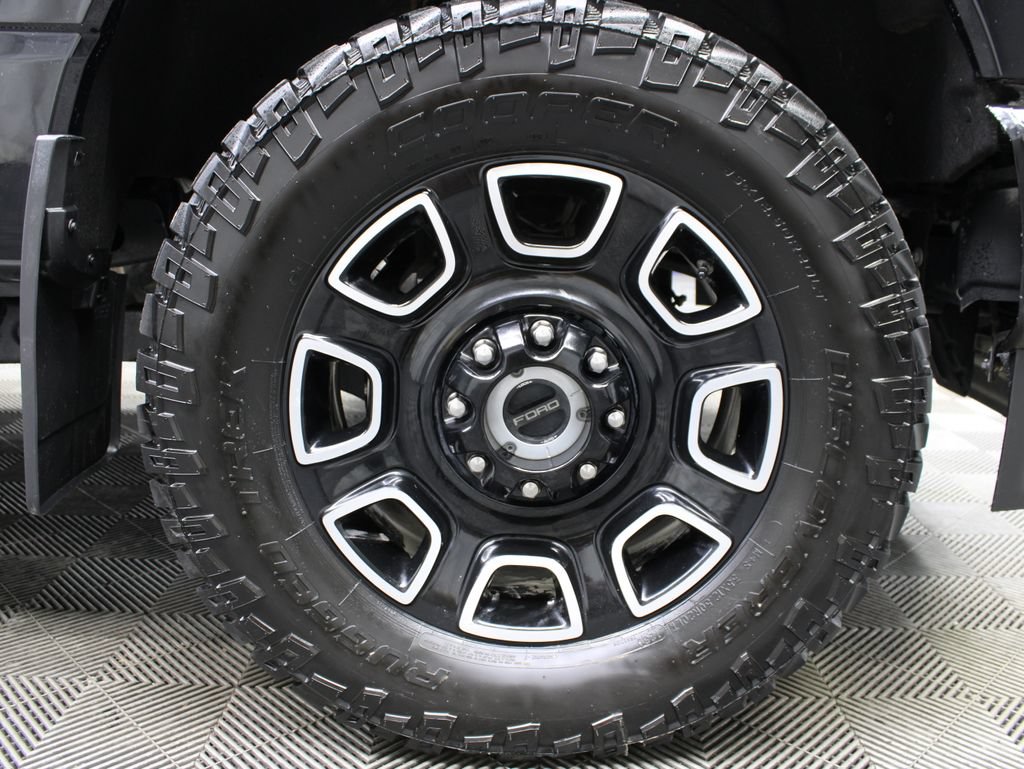 Used 2026 Ford F350 Platinum AWD/4WD image 13