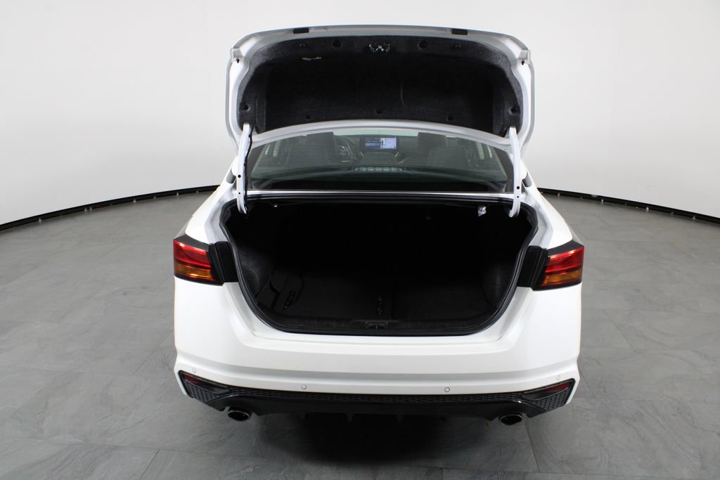 Used 2024 Nissan Altima 2.5 SR w/ SR Premium Package FWD image 17