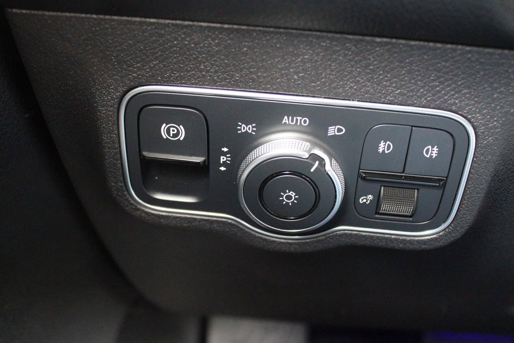 Used 2022 Mercedes-Benz GLB 250 4MATIC image 26