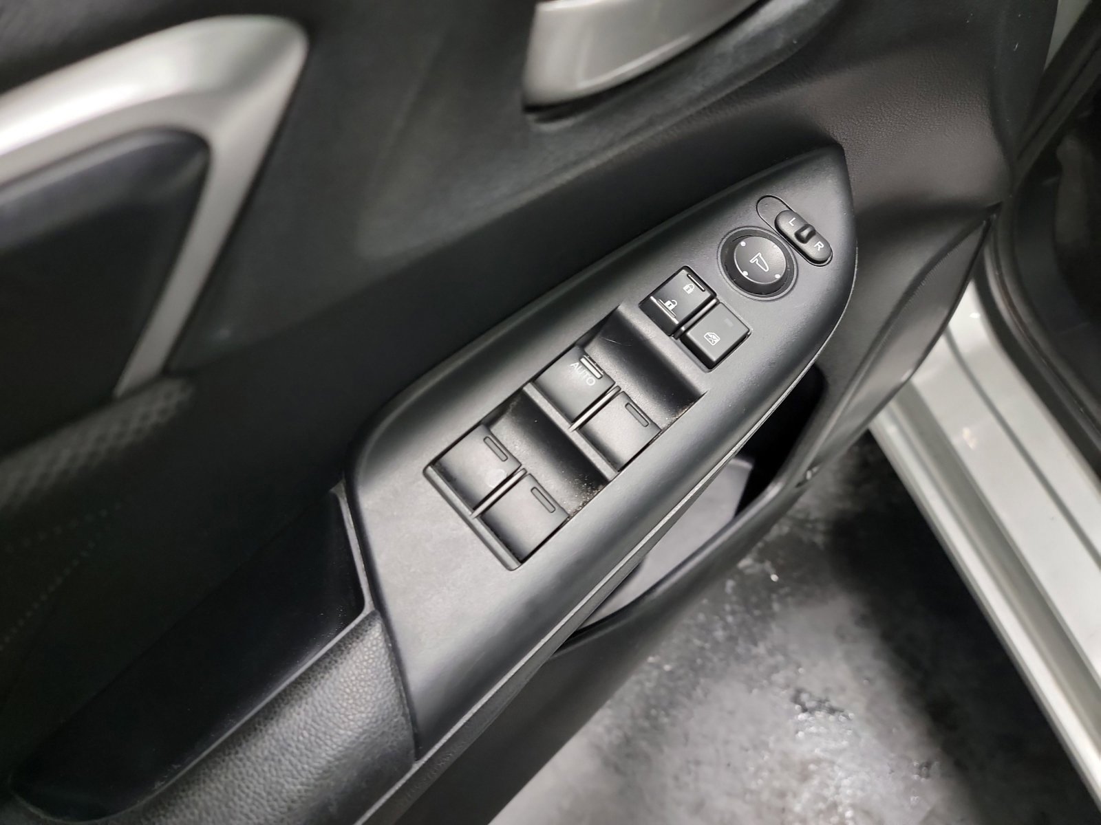 Used 2015 Honda Fit EX image 17