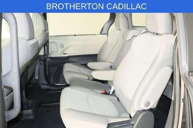 Used 2024 Toyota Sienna LE AWD/4WD image 29