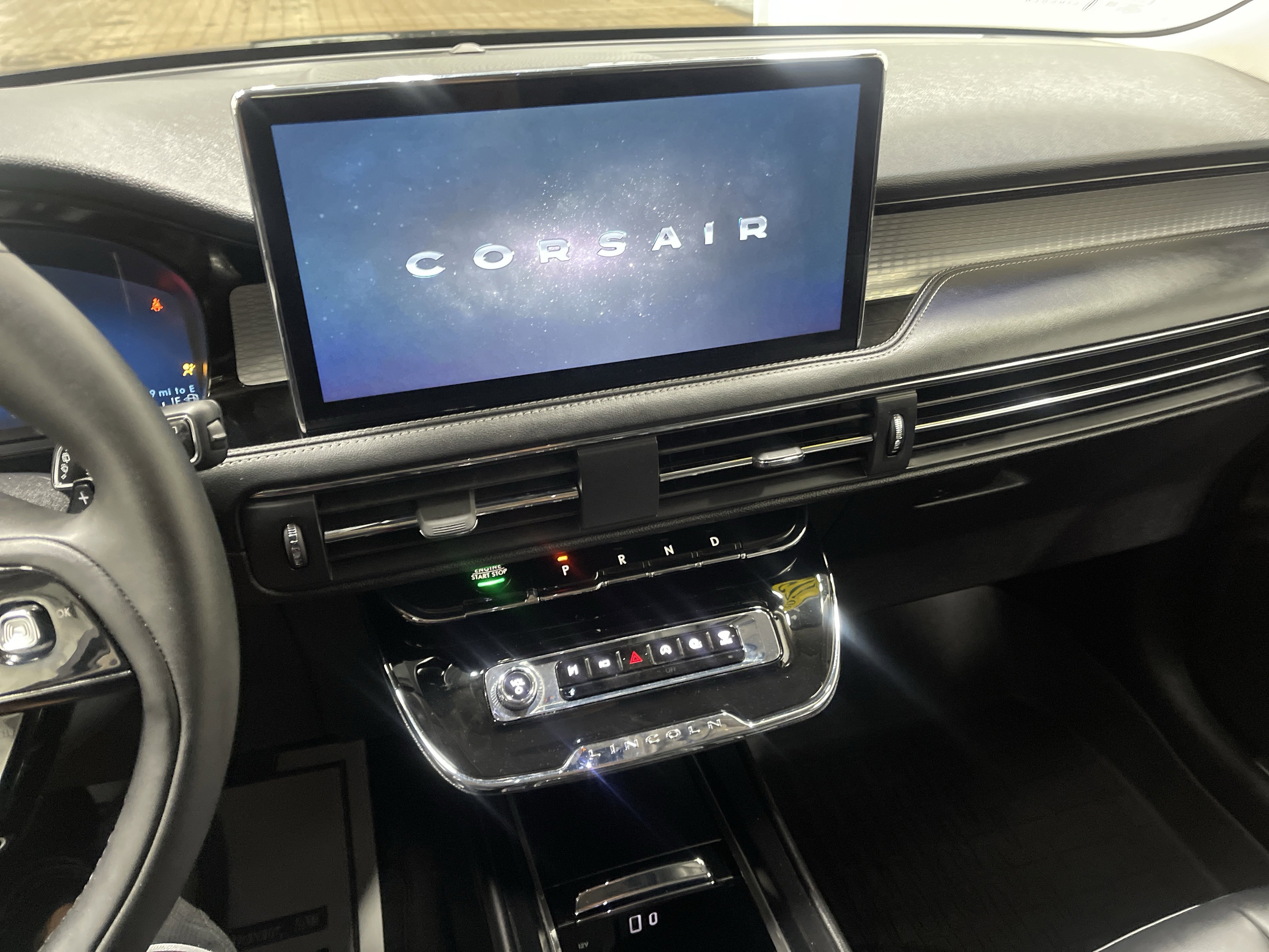 Used 2023 Lincoln Corsair FWD image 31