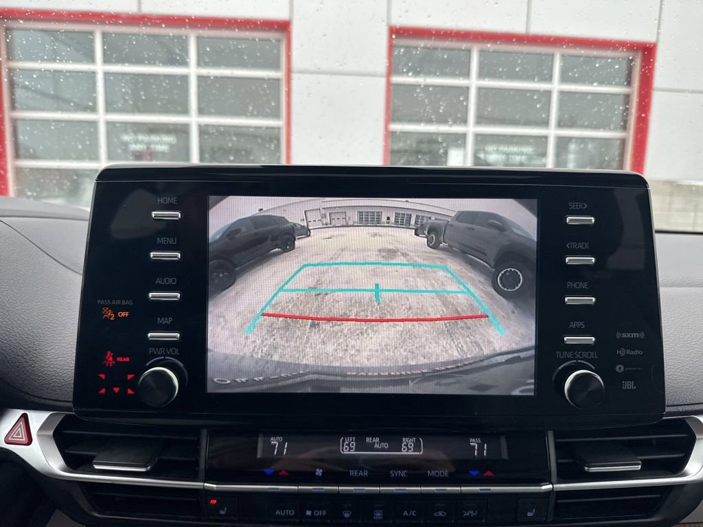 Used 2023 Toyota Sienna XLE w/ XLE Plus Package image 23