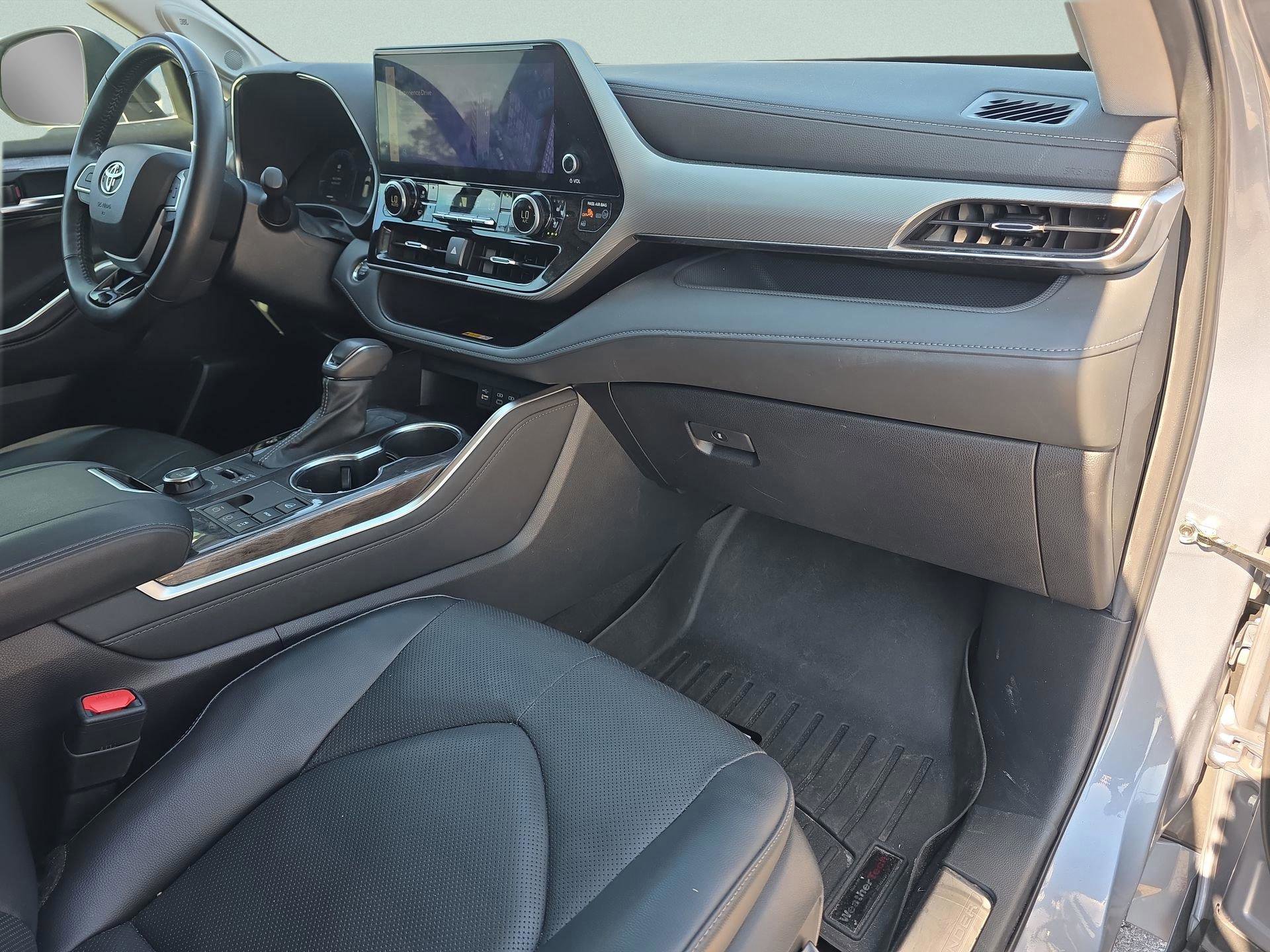 Used 2023 Toyota Highlander Platinum image 8