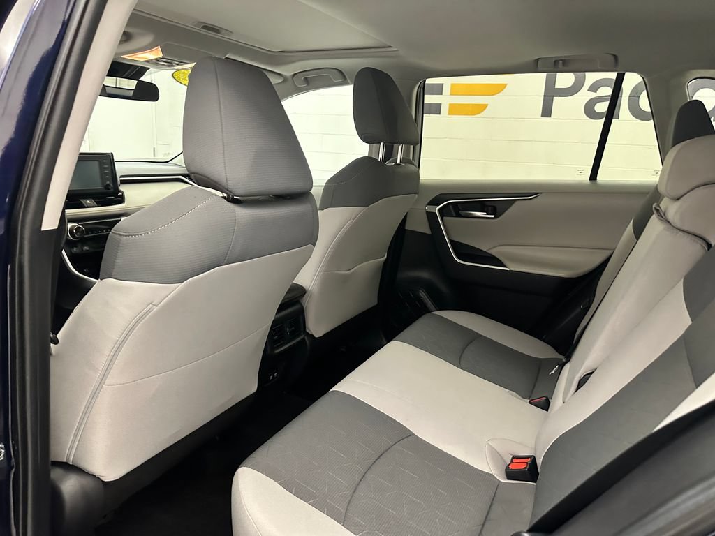 Used 2019 Toyota RAV4 XLE AWD/4WD image 14