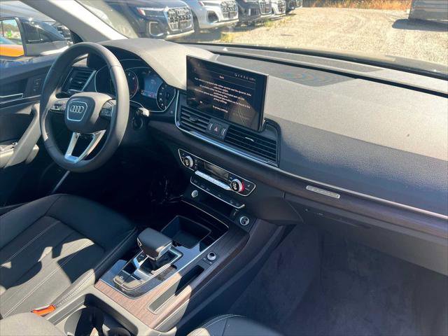 Used 2024 Audi Q5 2.0T Premium w/ Convenience Package image 12