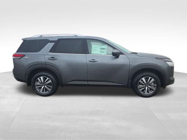 New 2025 Nissan Pathfinder SL image 8