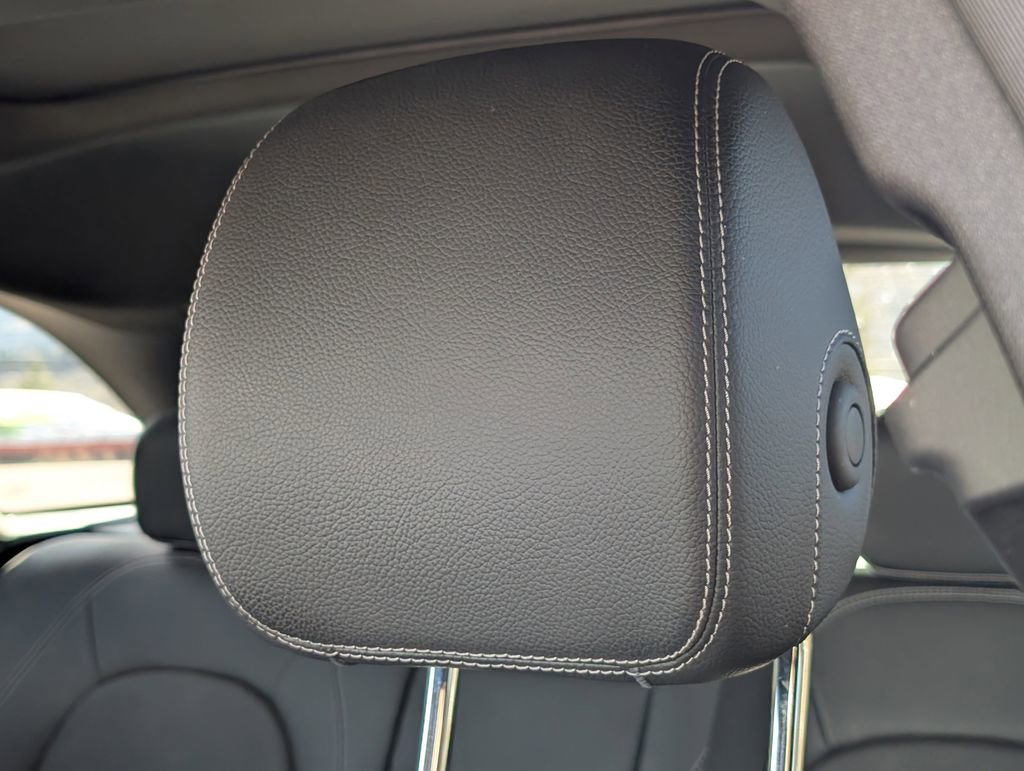 Used 2022 Mercedes-Benz GLC 300 4MATIC image 12