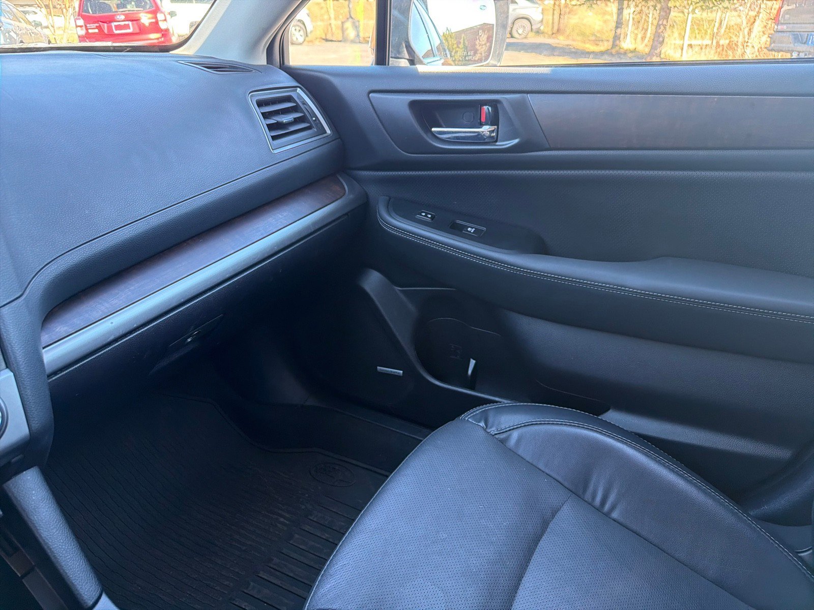 Used 2017 Subaru Outback 3.6R Limited image 23