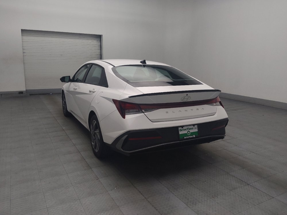 Used 2025 Hyundai Elantra Sport FWD image 5