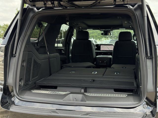 New 2026 Chevrolet Suburban Z71 w/ Comfort Package AWD/4WD image 27