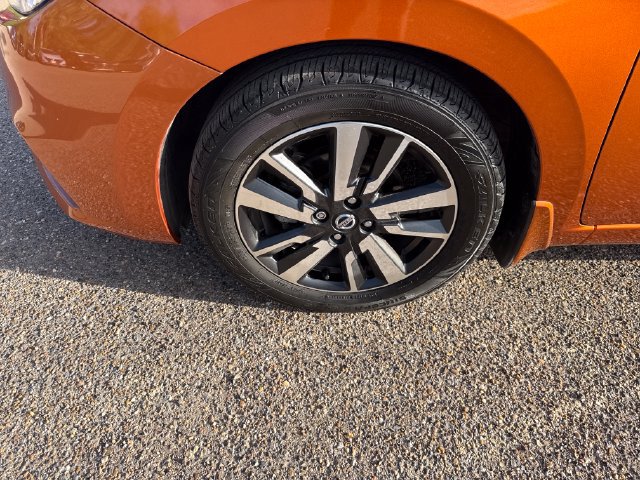 Certified 2022 Nissan Versa SV FWD image 11