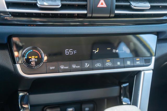 Used 2023 Kia Seltos S w/ Navigation Package AWD/4WD image 28