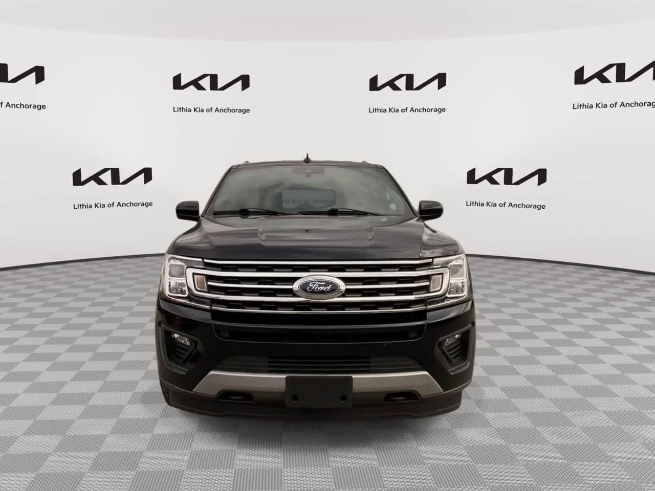 Used 2021 Ford Expedition XLT AWD/4WD image 3