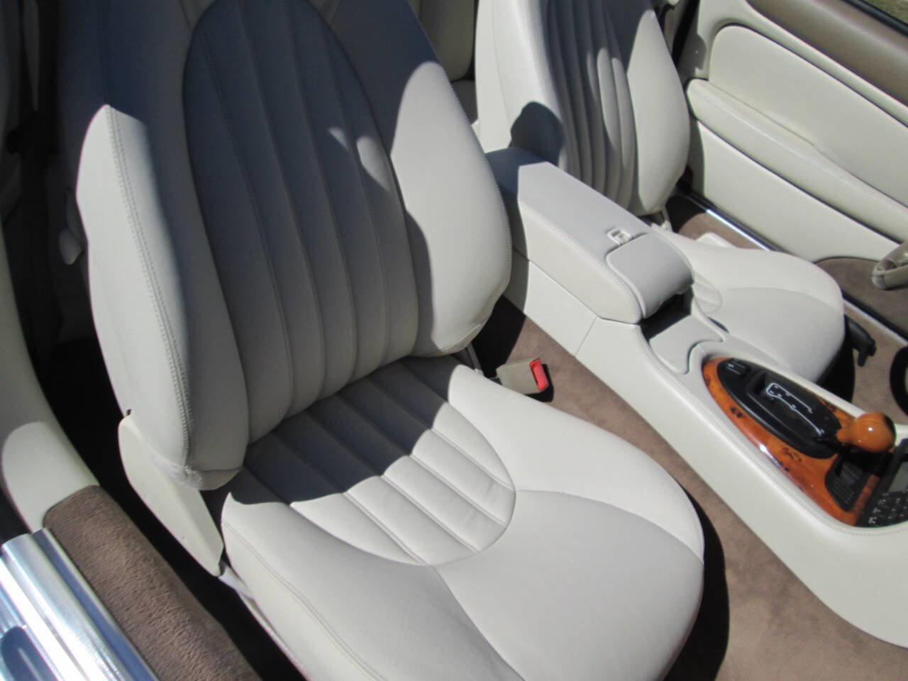 Used 1998 Jaguar XK8 XK8 2dr Convertible image 80