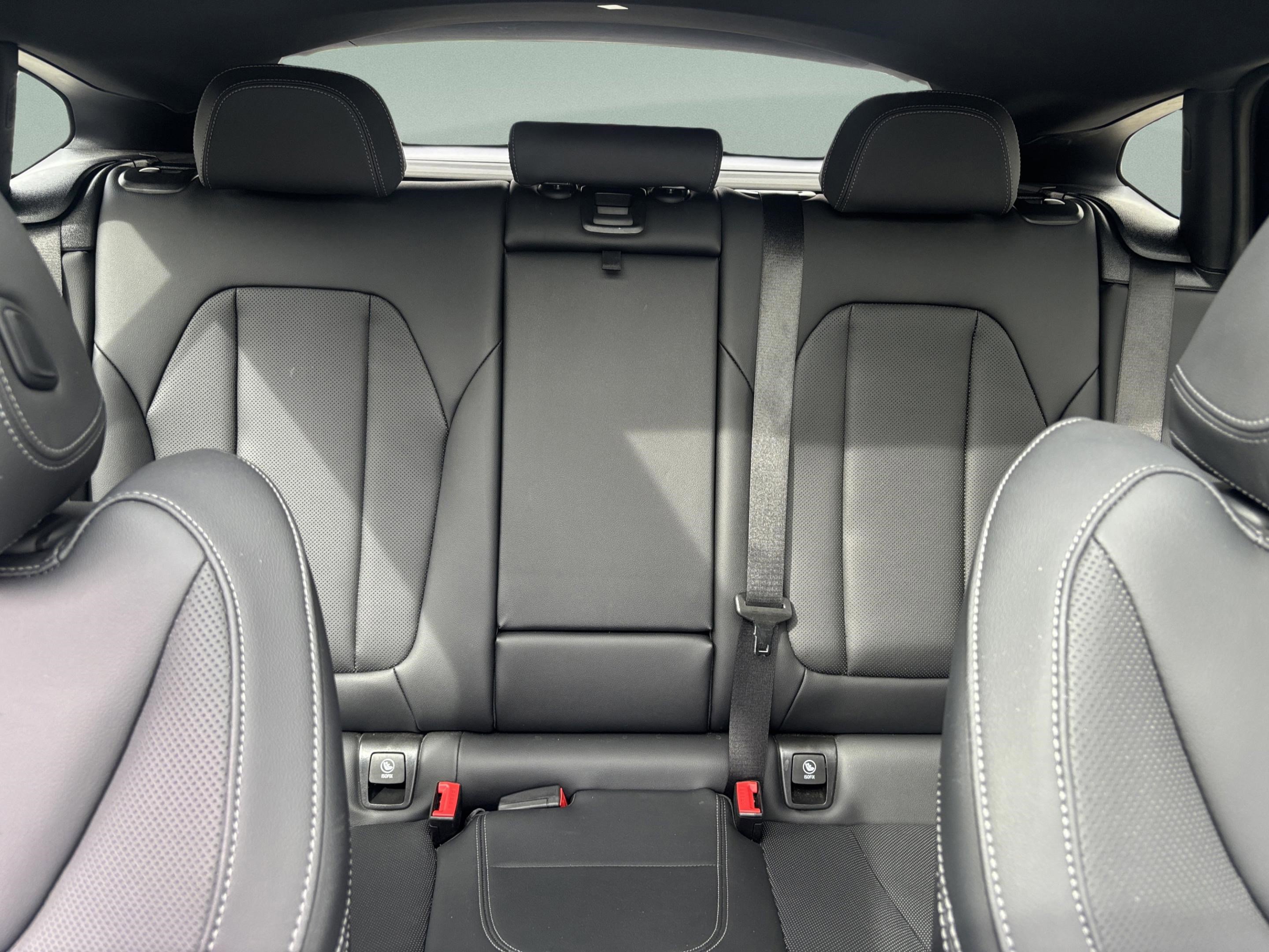 Used 2025 BMW X4 M40i w/ Premium Package image 29