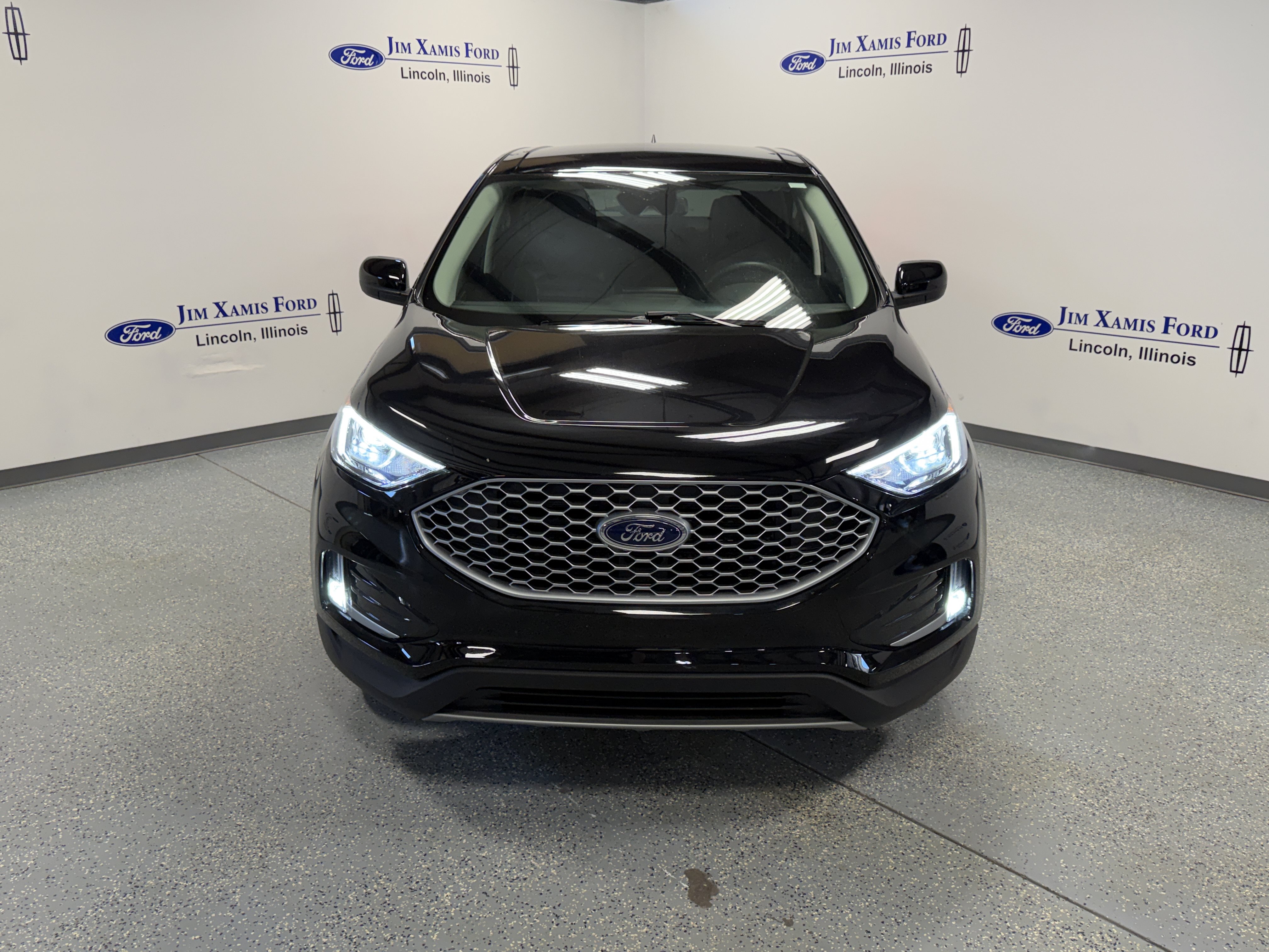 Used 2024 Ford Edge SEL w/ Convenience Package AWD/4WD image 2