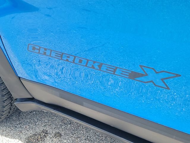Used 2022 Jeep Cherokee Latitude w/ Sun & Sound Group AWD/4WD image 7