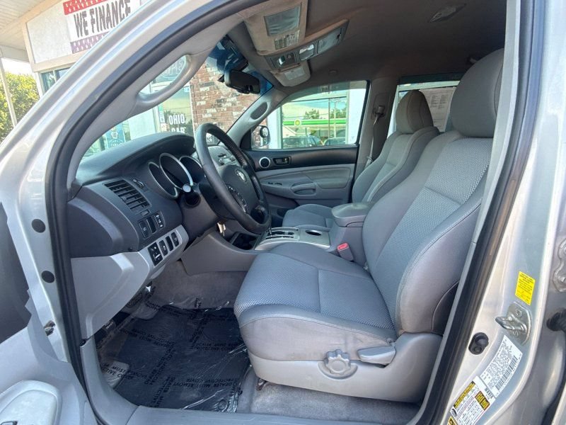 Used 2010 Toyota Tacoma 4x4 Double Cab V6 w/ TRD Sport Pkg image 11
