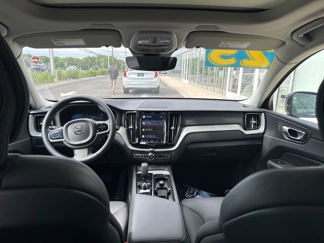 Used 2025 Volvo XC60 B5 Plus AWD/4WD image 18