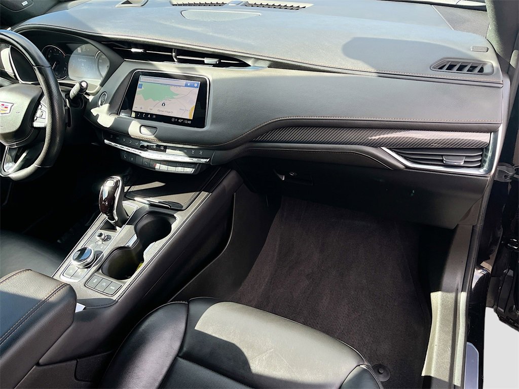 Used 2023 Cadillac XT4 Sport image 28