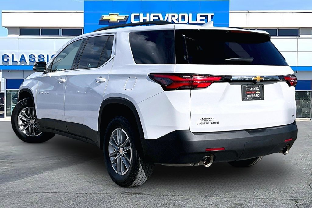 Used 2023 Chevrolet Traverse LT FWD image 3