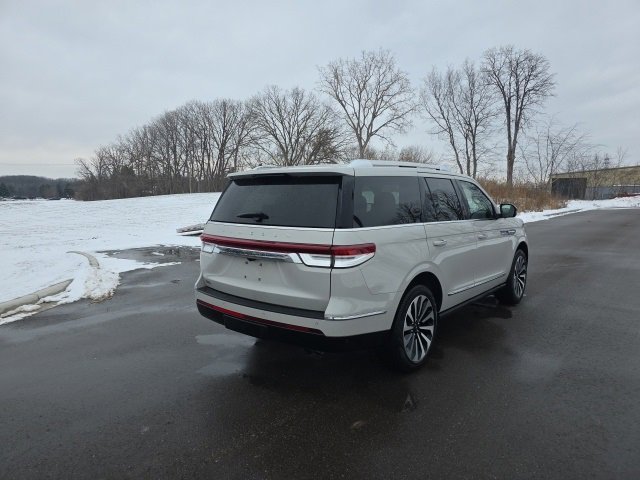 Used 2022 Lincoln Navigator Reserve image 7