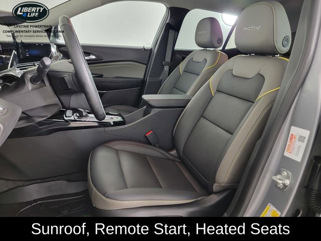 Used 2025 Chevrolet Trax ACTIV w/ Sunroof Package image 14
