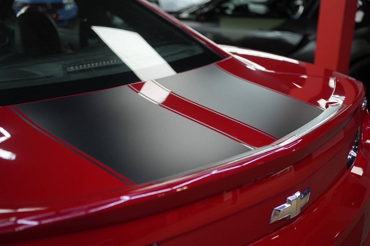 Used 2010 Chevrolet Camaro SS w/ RS Package RWD image 10