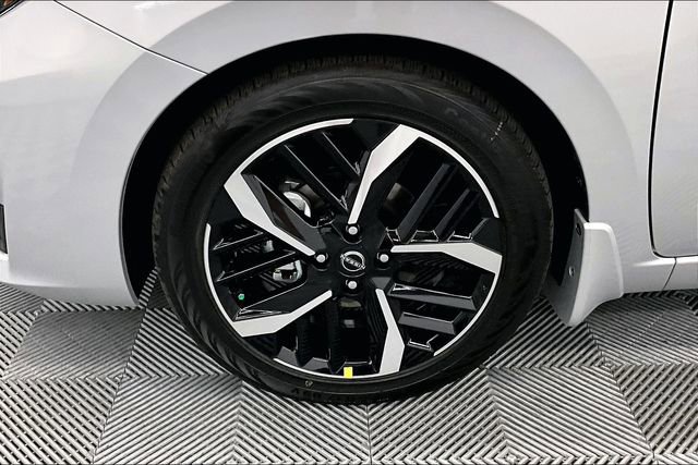 New 2025 Nissan Versa SR w/ Trunk Package image 12