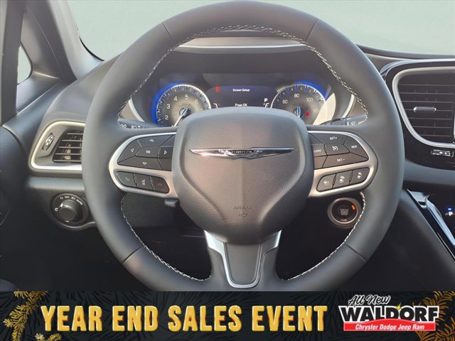 New 2025 Chrysler Voyager LX image 19