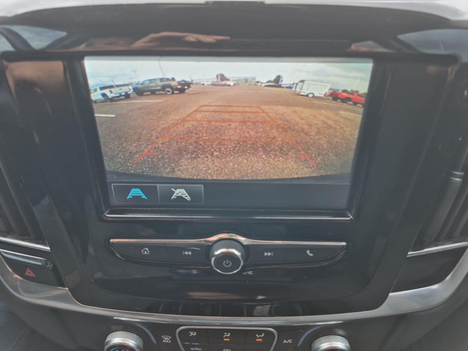 Used 2018 Chevrolet Traverse LS FWD image 29