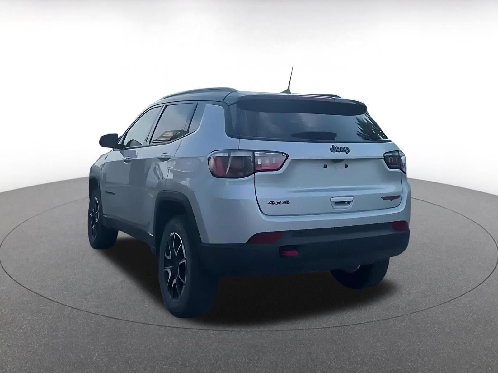 Used 2025 Jeep Compass Trailhawk AWD/4WD image 10