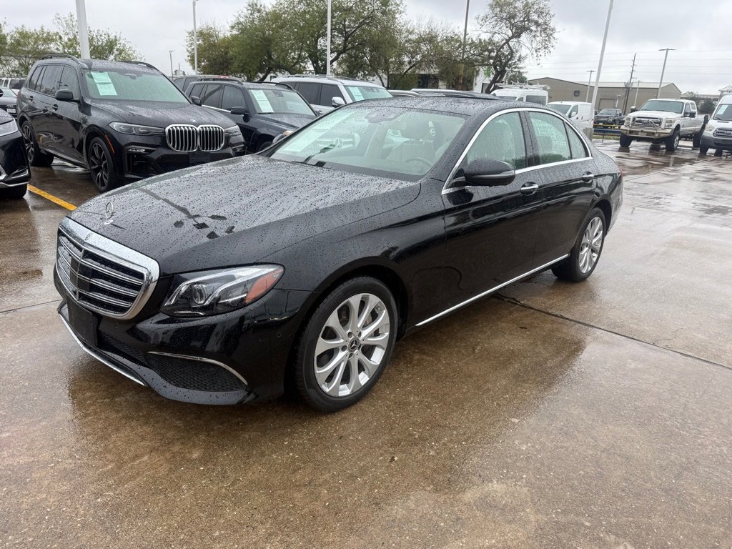 Used 2018 Mercedes-Benz E 400 4MATIC Sedan image 1