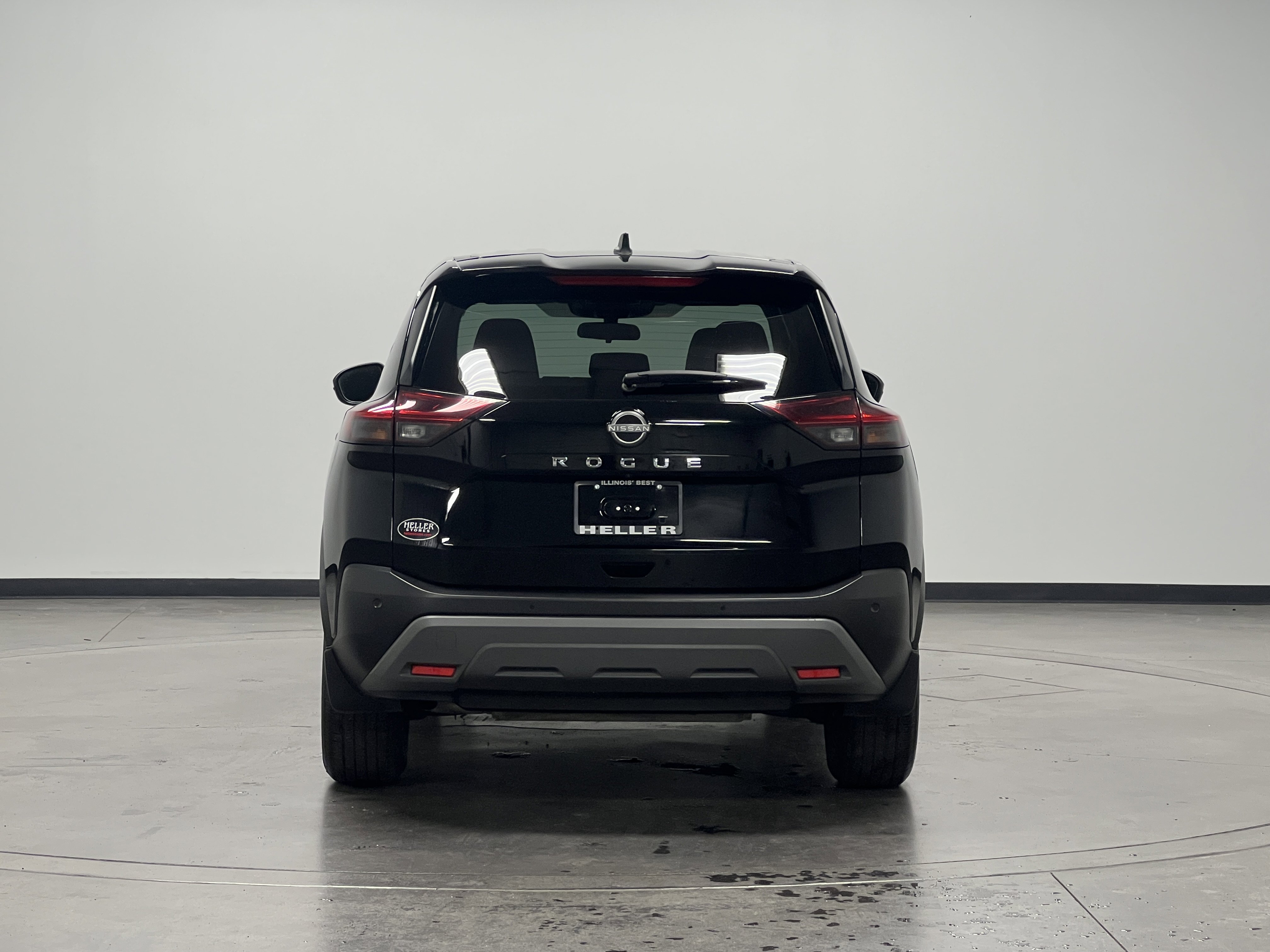 Used 2023 Nissan Rogue S image 7