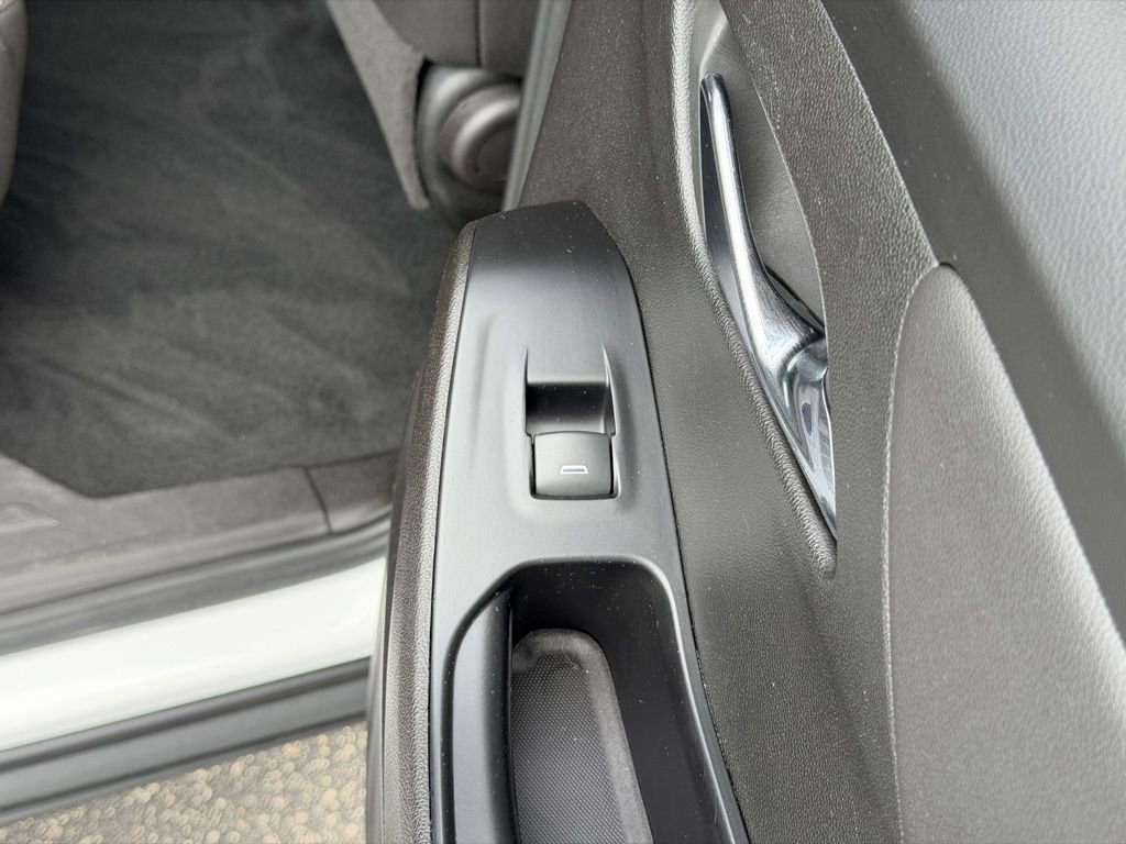 Used 2023 Chevrolet Traverse LT FWD image 22