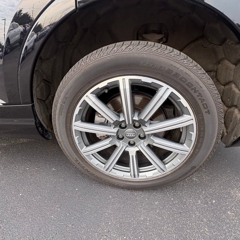 Used 2019 Audi Q7 3.0T Prestige AWD/4WD image 9