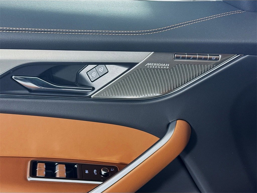 New 2026 Jaguar F-PACE R-Dynamic S image 17