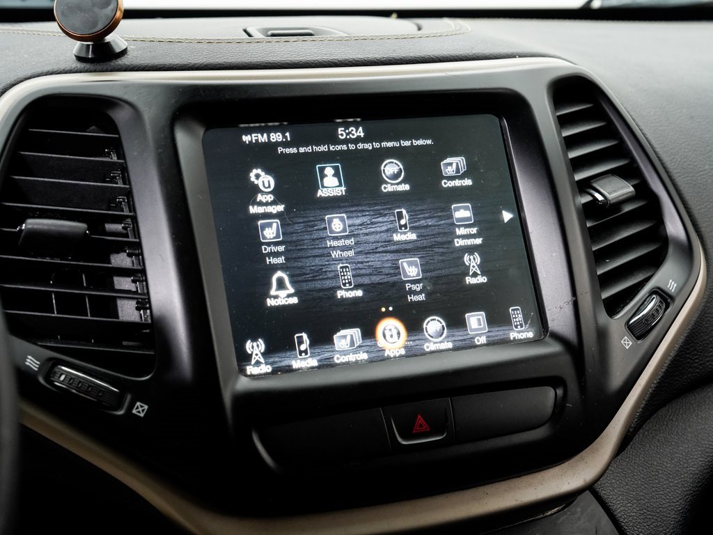 Used 2017 Jeep Cherokee Limited image 16