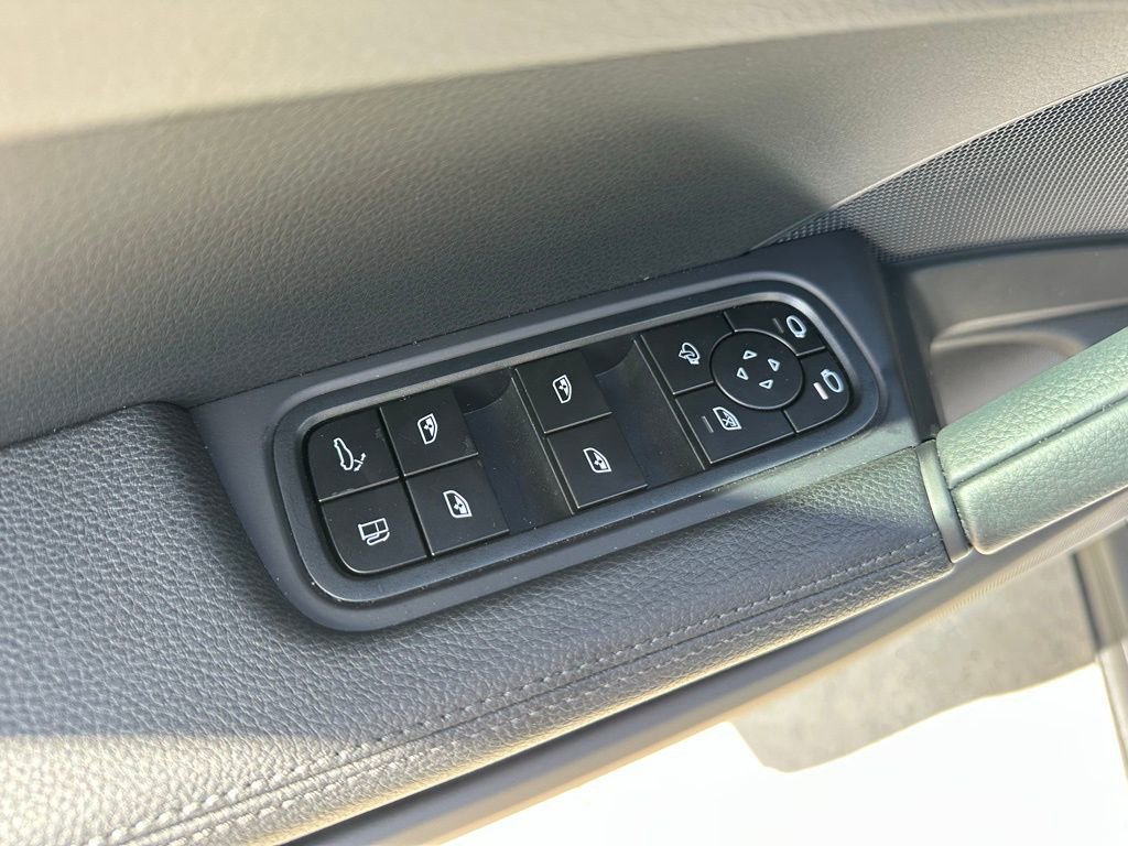 Certified 2026 Porsche Cayenne E-Hybrid image 21