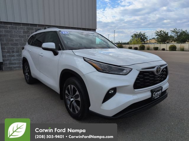 Used 2023 Toyota Highlander XLE
