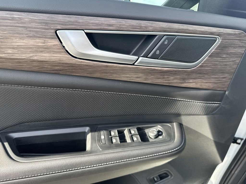 New 2025 Volkswagen Atlas SEL image 24