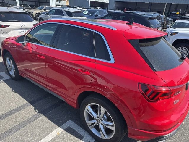 Used 2023 Audi Q3 2.0T Premium w/ 19" Wheel Package AWD/4WD image 6
