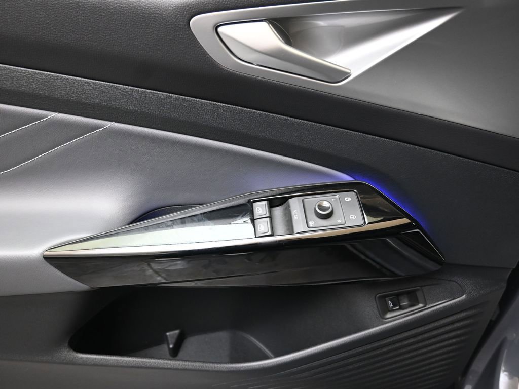 Used 2023 Volkswagen ID.4 Pro S image 21