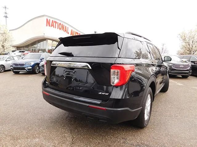 Used 2023 Ford Explorer XLT image 5